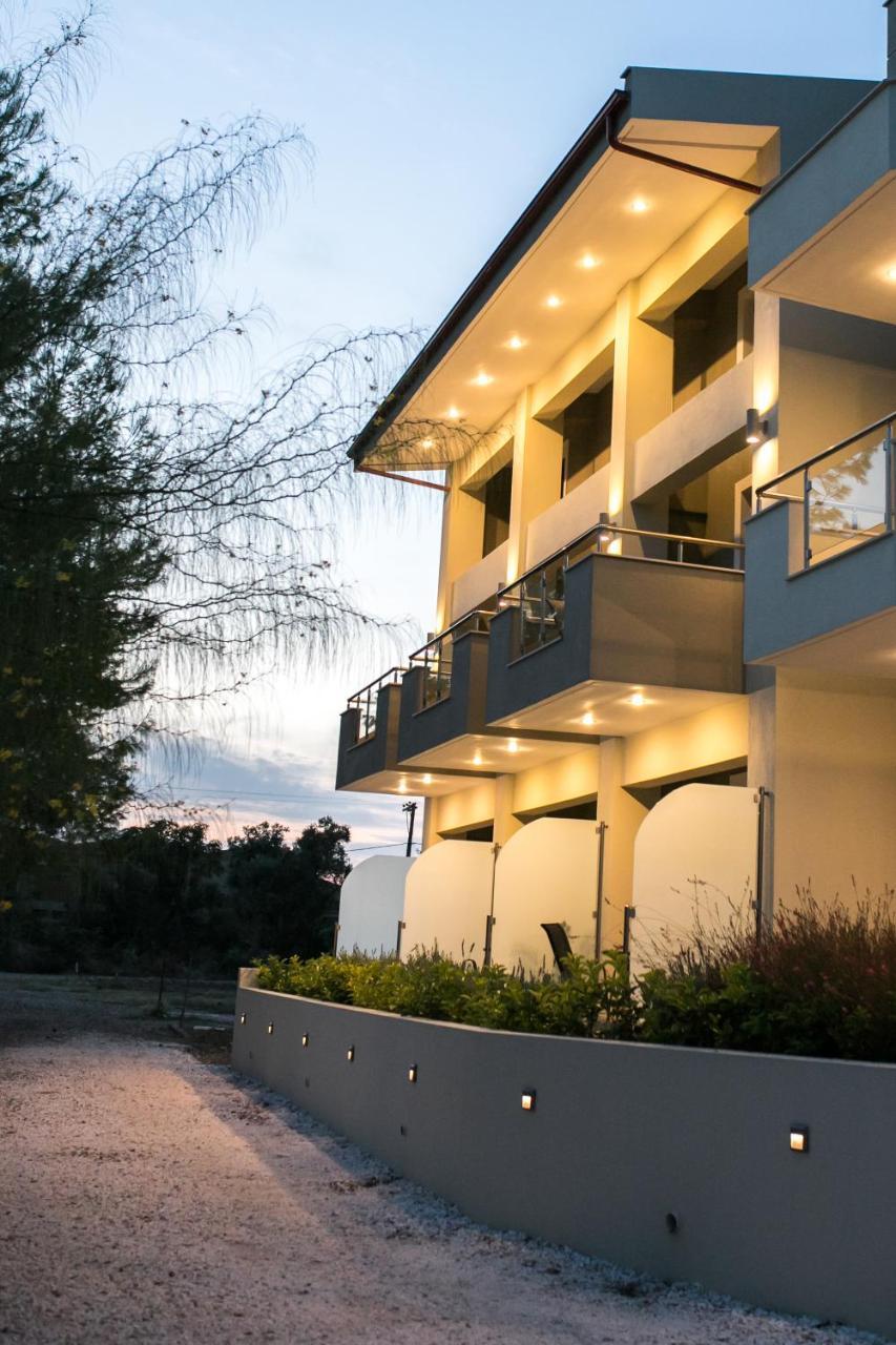 Gmare Aparthotel Gerakini Exterior photo