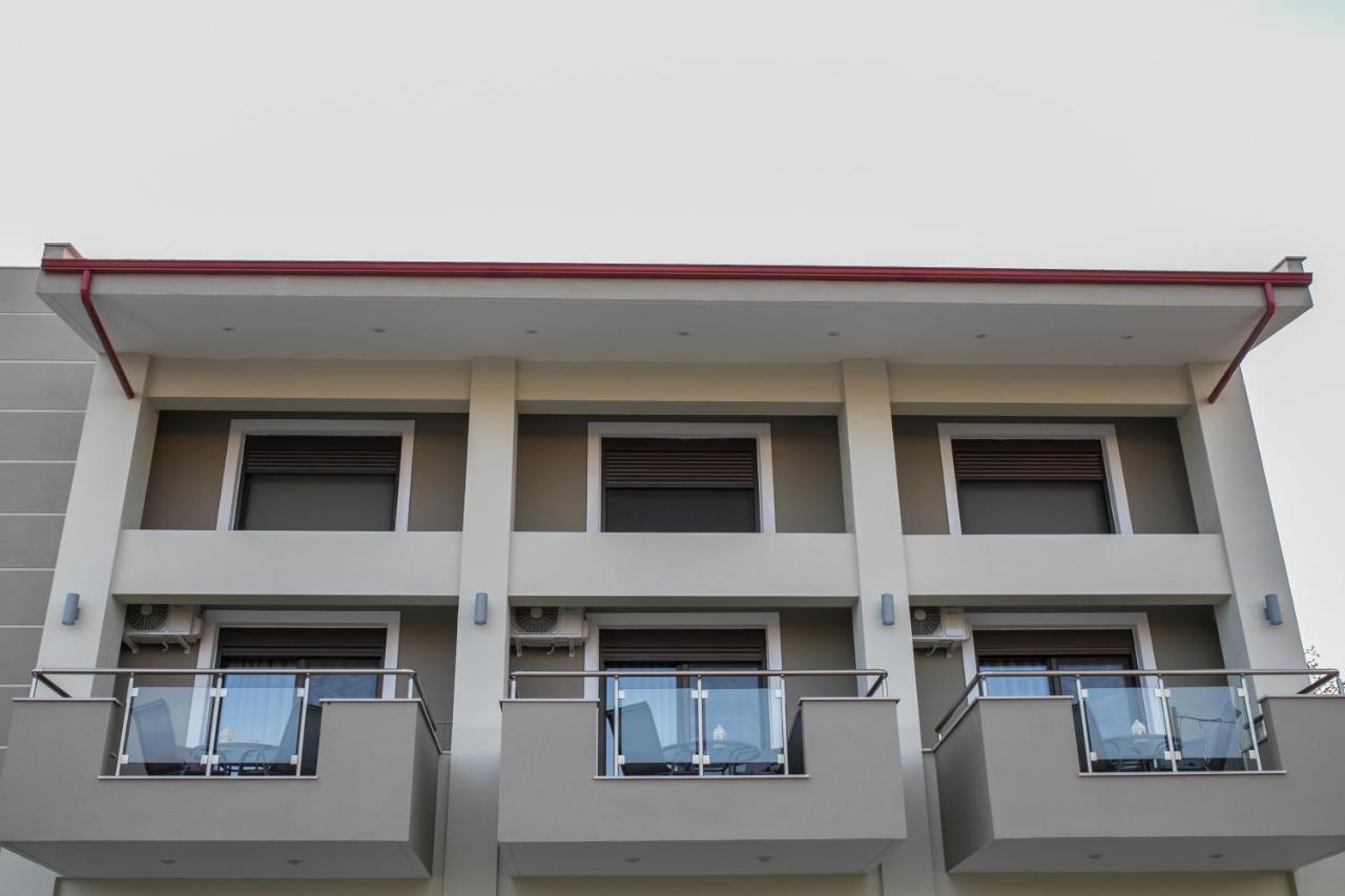 Gmare Aparthotel Gerakini Exterior photo